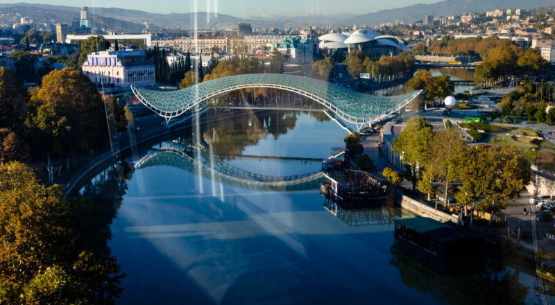 Puente Río Kurá Georgia Tbilisi